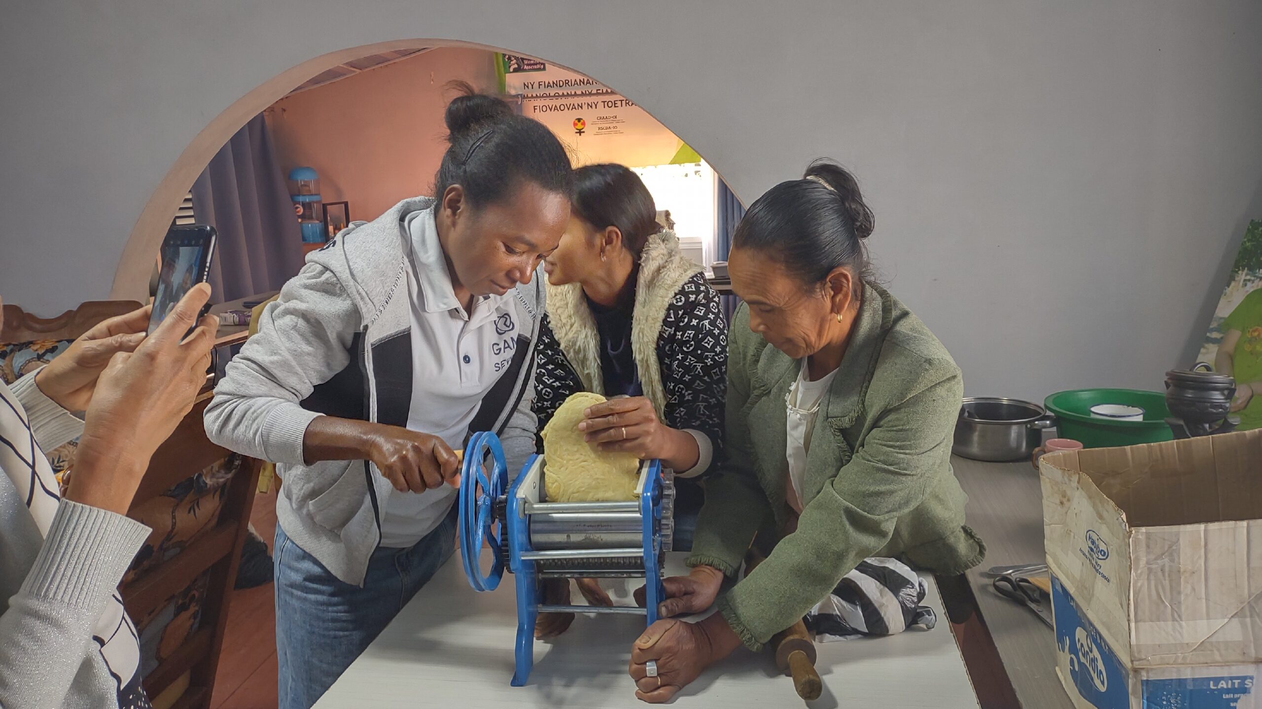 Read more about the article RWA Madagascar: Promoting Food Processing: A New Source of Income for FARM women members